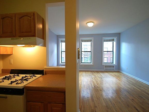 3rd image of 229 W 112th St APT 2