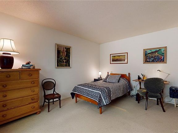 5th image of 346 Heritage Hls Unit C