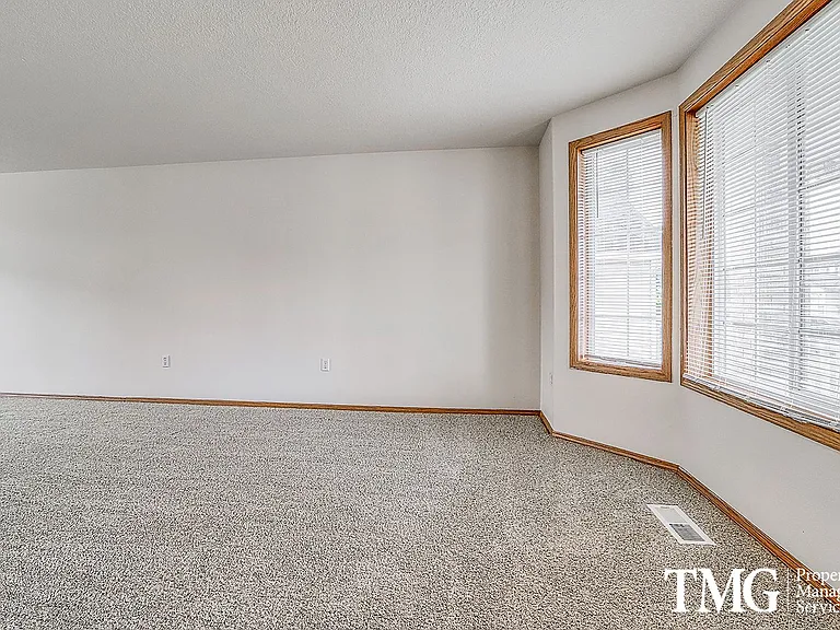 7111 NE 163rd Ave — Photo 7
