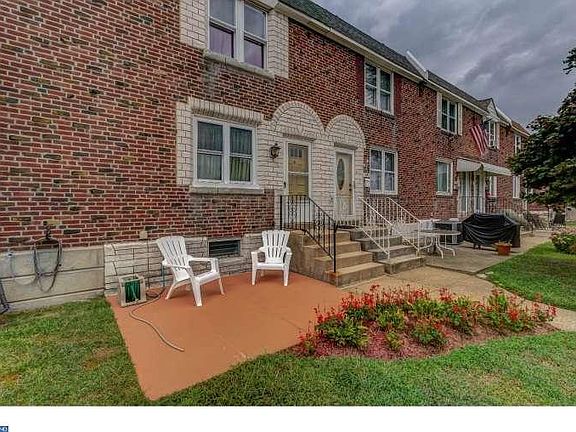 2nd image of 1009 Poplar Ave