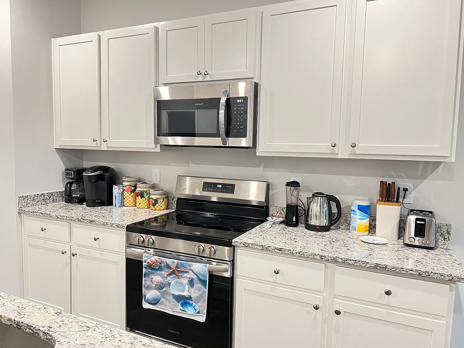 3 bed, 1400 sqft, $3,700 — Photo 3