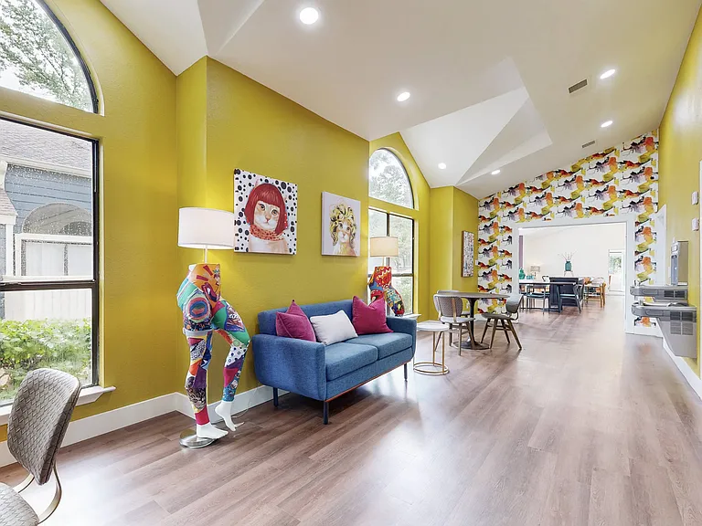 The Vale Apartments and Townhomes — Photo 11