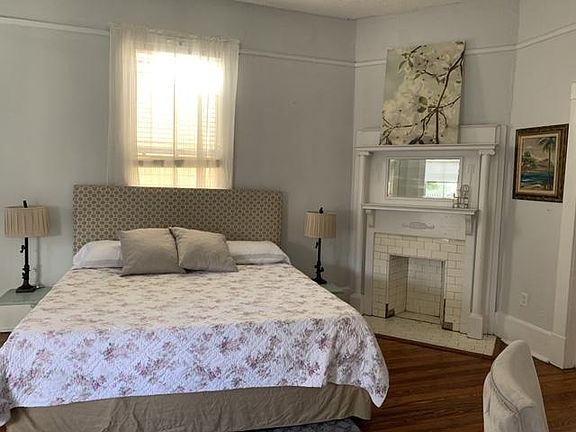 4th image of 113 W Park Ave #1