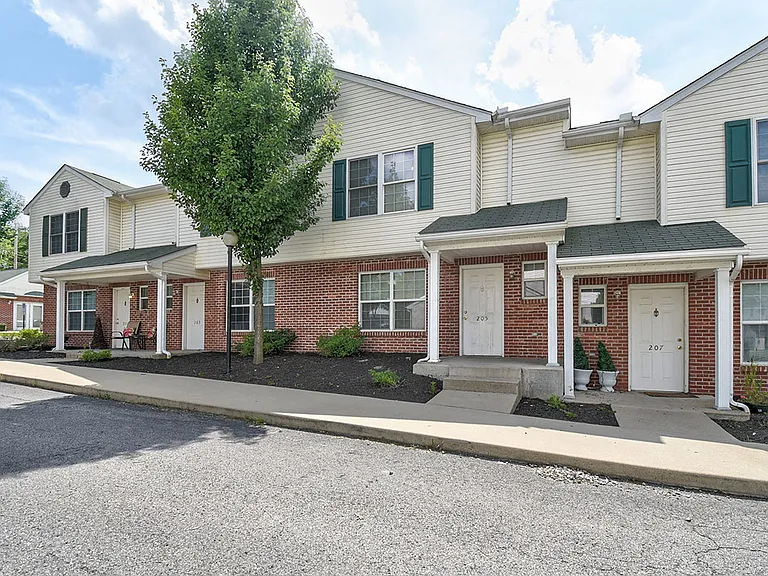 Edwards Crossing II apartments