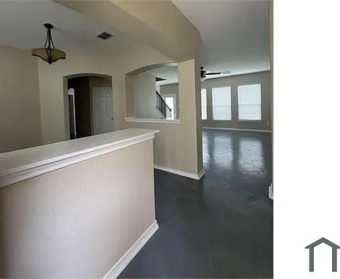 4 bed, 2501 sqft, $2,700 — Photo 3