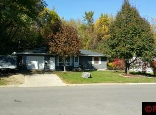 422 S 7th St, Saint Peter, MN 56082