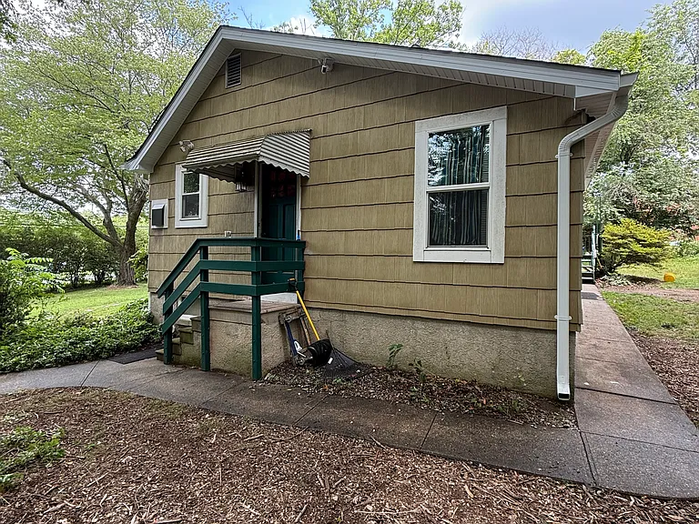 6650 Montgomery Rd — Photo 2