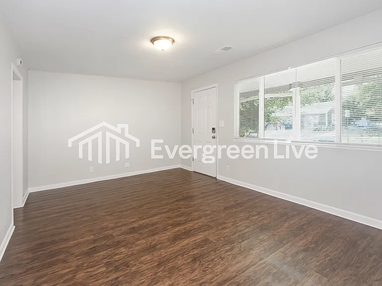 3970 N Edmondson Ave — Photo 4