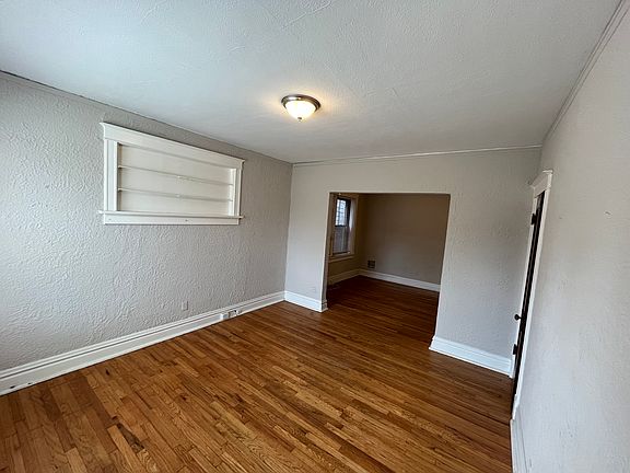 4th image of 5021 Chippewa St #1-F