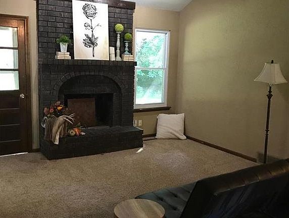 4th image of 509 E 126th Ter