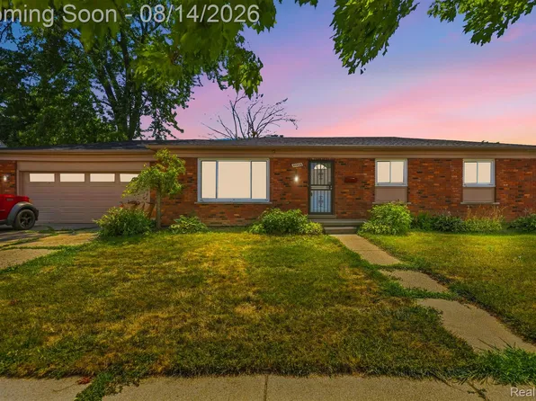 21508 Lanse St, Saint Clair Shores, MI 48081
