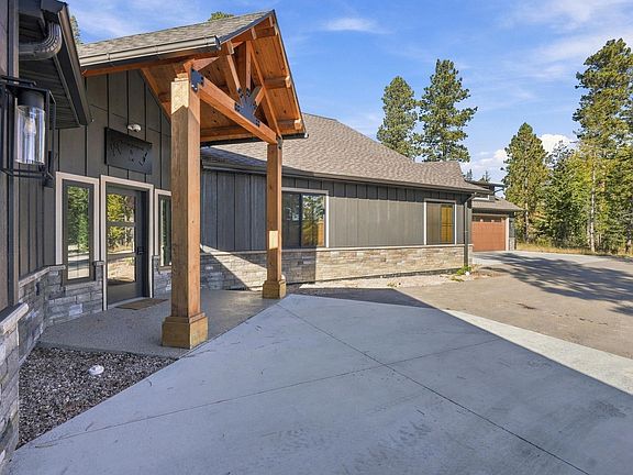 4th image of 11261 Westwind Ct