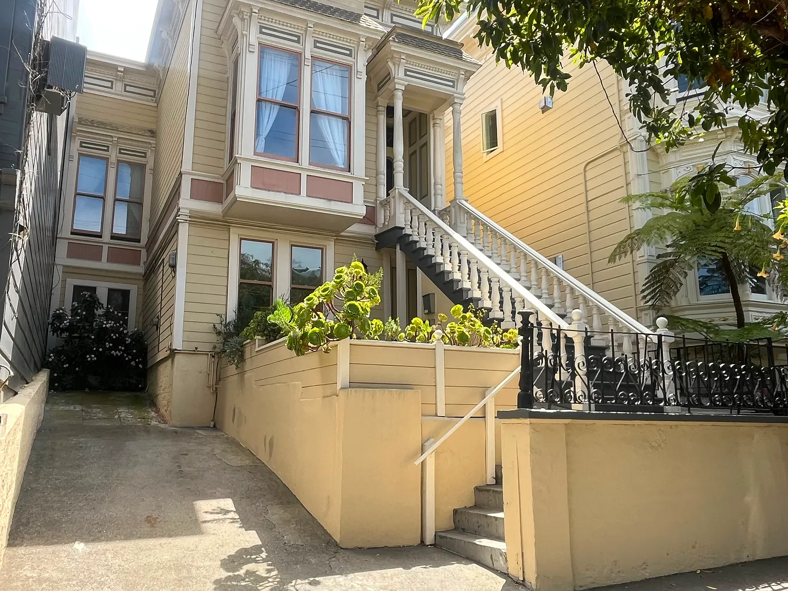 2 bed, 1106 sqft, $6,695 — Photo 1