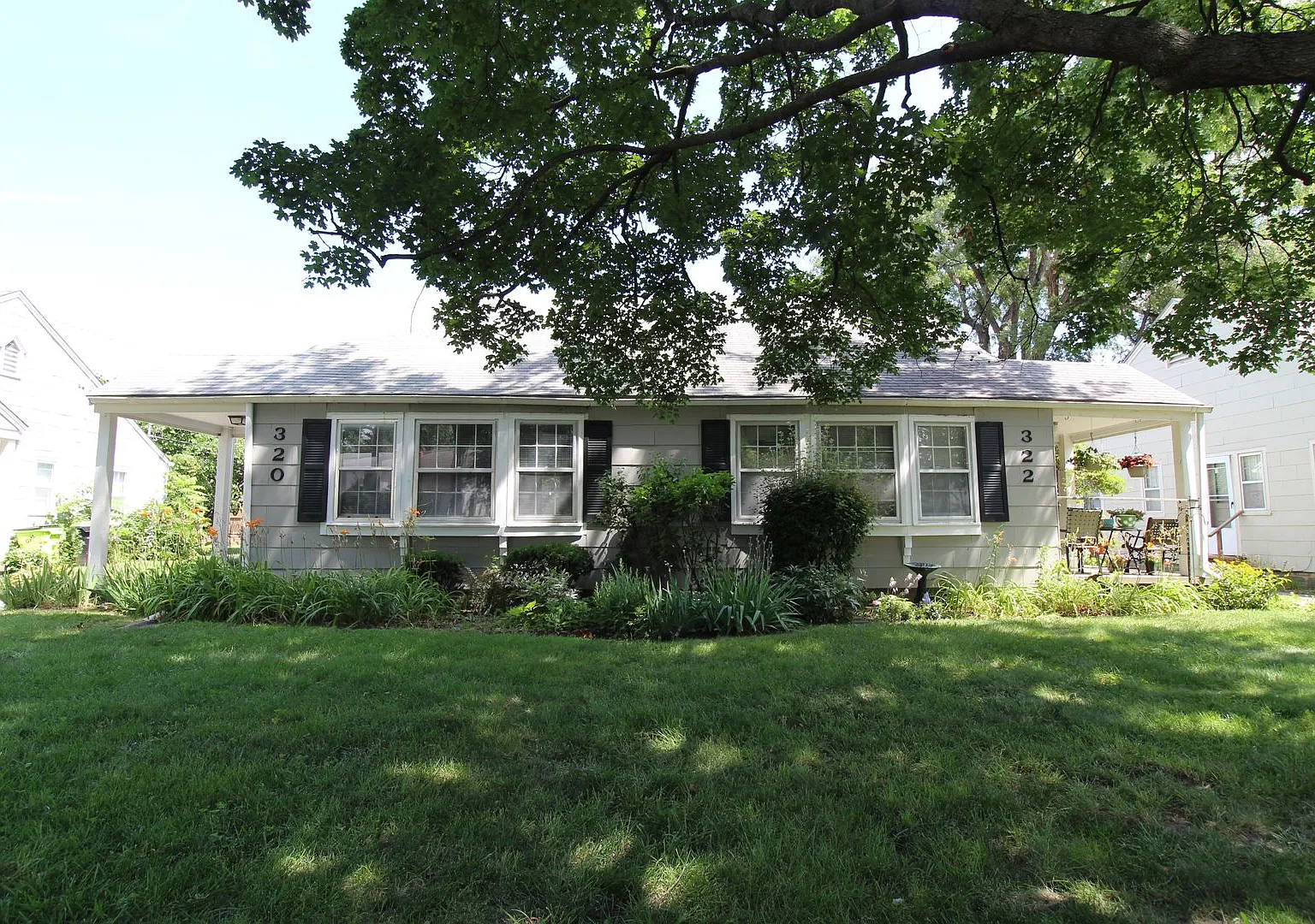 One Bedroom Duplex in North Kansas City — Photo 1