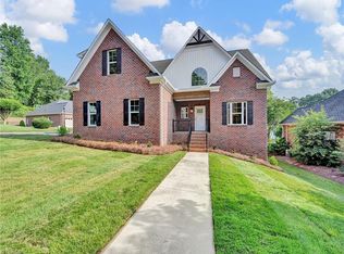 2204 Meadow Hill Rd, Winston Salem, NC 27106