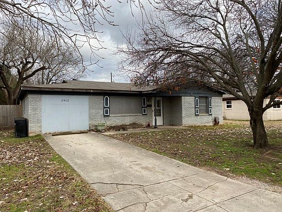2nd image of 3912 Lakewood Dr