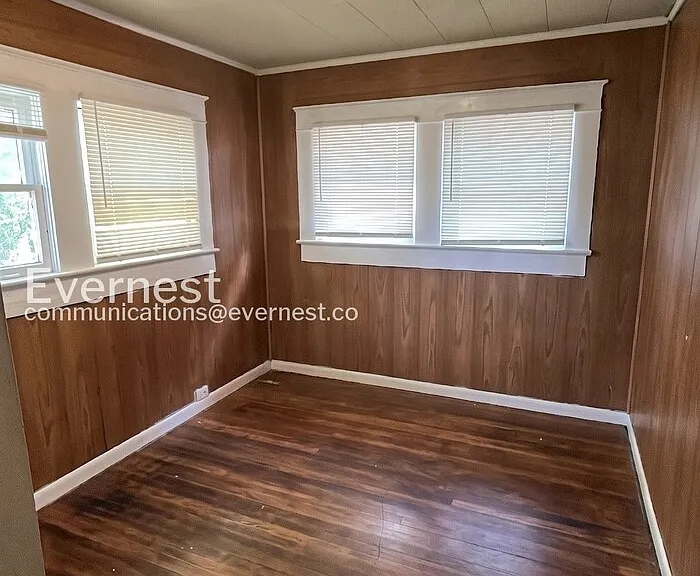 1119 Graymont Ave W — Photo 14