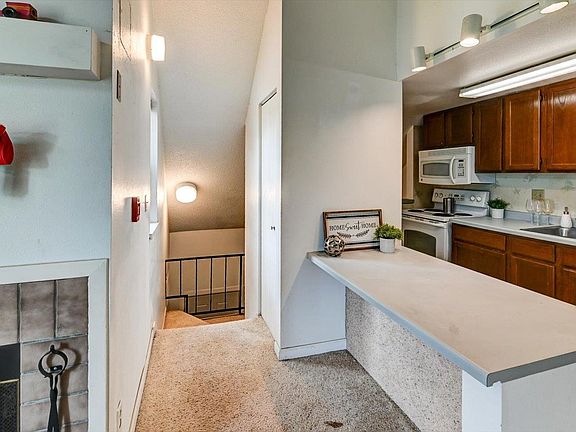 5th image of 549 Donofrio Dr Unit 6