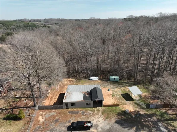 1251 Baux Mountain Rd, Germanton, NC 27019