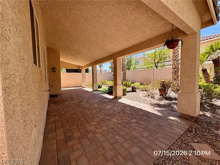 10921 Calcedonian St — Photo 17