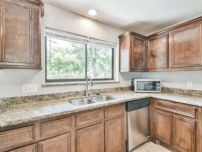 7106 Pinetex Dr — Photo 17
