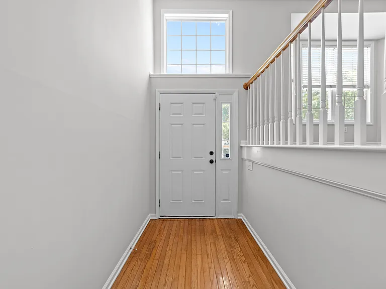 6809 Middleboro Dr — Photo 3