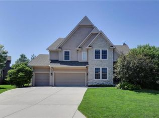 6716 Meadowlark Ln, Shawnee, KS 66226
