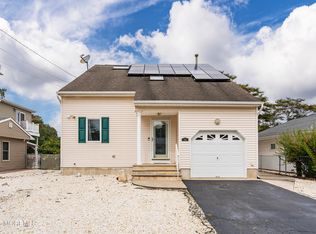 410 Hemlock Dr, Lanoka Harbor, NJ 08734