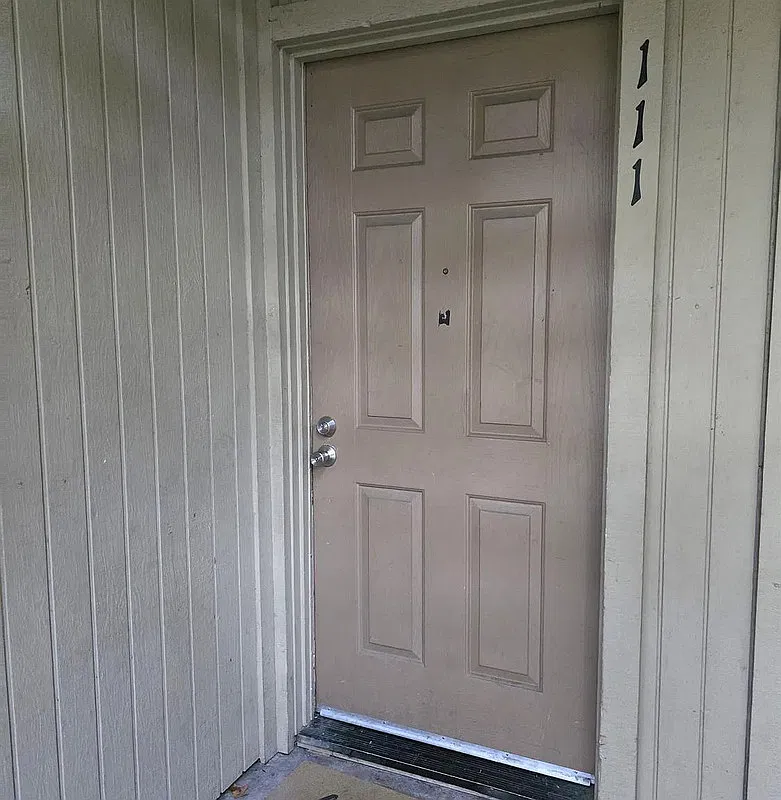 2 bed, 2.0 bath, 826 sqft, $1,388 — Photo 1