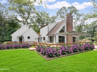 63 Manor Ln N, East Hampton, NY 11937