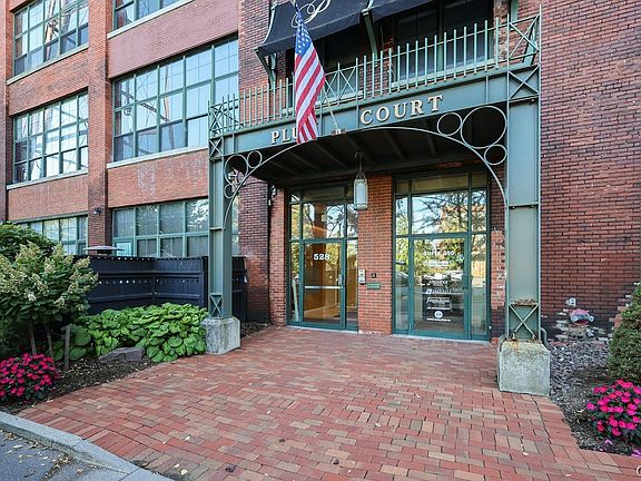 2nd image of 526 Plum St #404