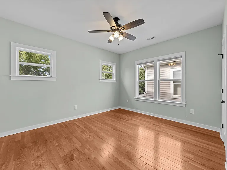 536 E Lenoir St — Photo 15