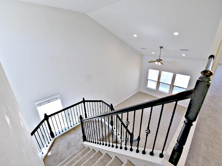 2304 Capra Ter — Photo 11