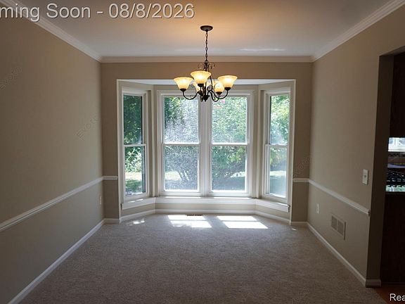 4th image of 552 Whitney Dr