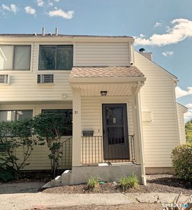 85 North Main Street #21, East Hampton, CT, 06424