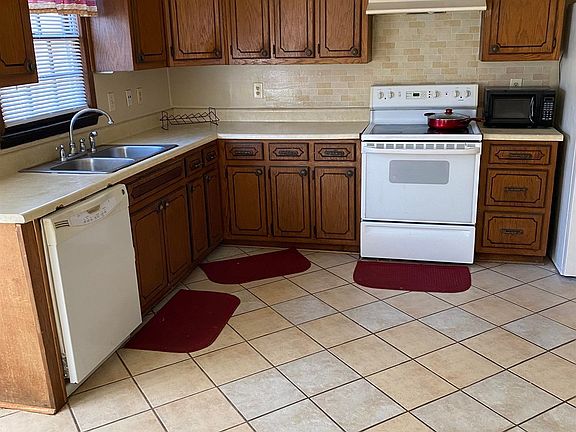 3rd image of 1677 Hunting Creek Dr SE