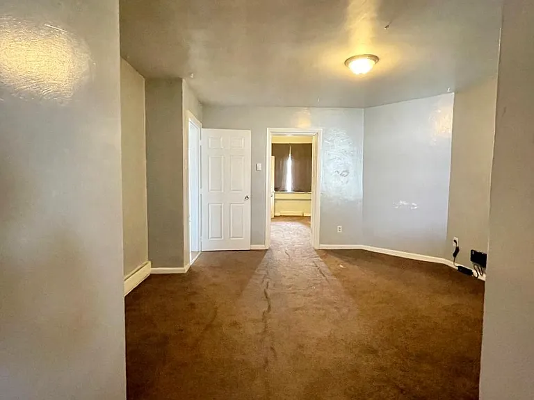 3327 Ward St — Photo 2