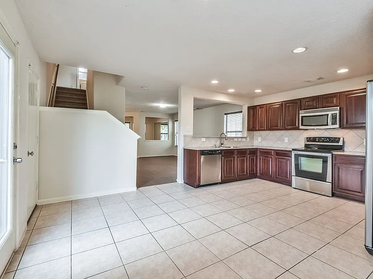 29315 Hickory Terrace Dr — Photo 15