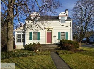 640 Wildwood Dr, East Lansing, MI 48823