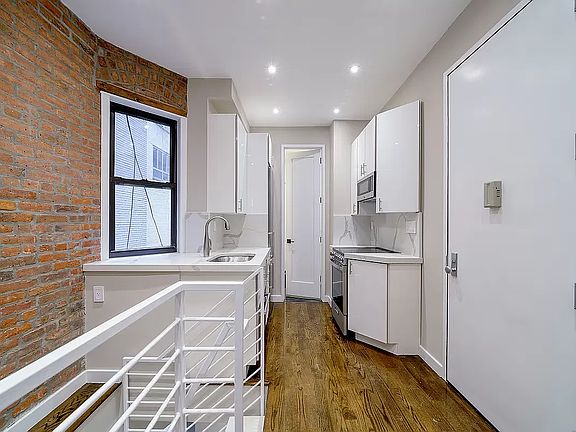 4th image of 208 W 20th St APT 1D