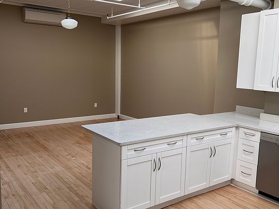 5th image of 154-158 Main St #14