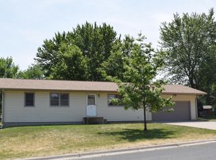 208 Sunrise Dr NE, Medford, MN 55049