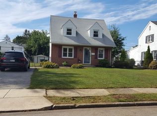 845 Springhill Rd, Secane, PA 19018