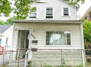 104 Scrantom St, Rochester, NY 14605