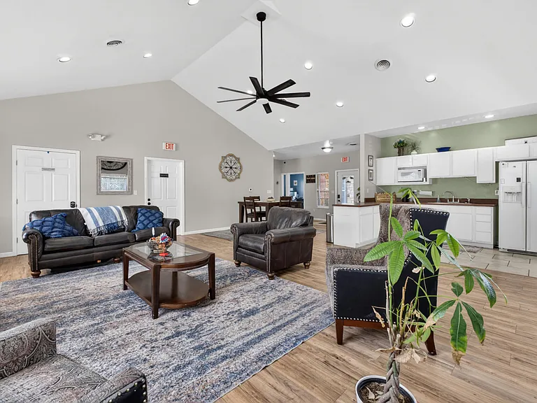 465 Biscayne Blvd — Photo 8
