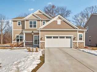 532 Wild Oak ROAD, Hartland, WI 53029