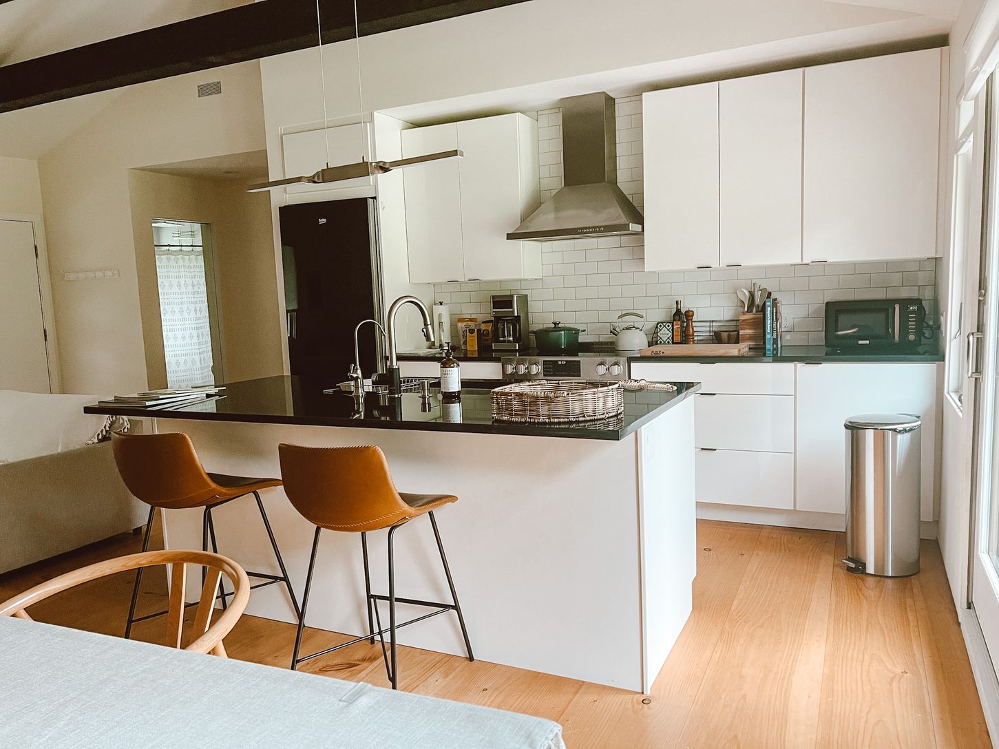  OPEN SUNNY KITCHEN 