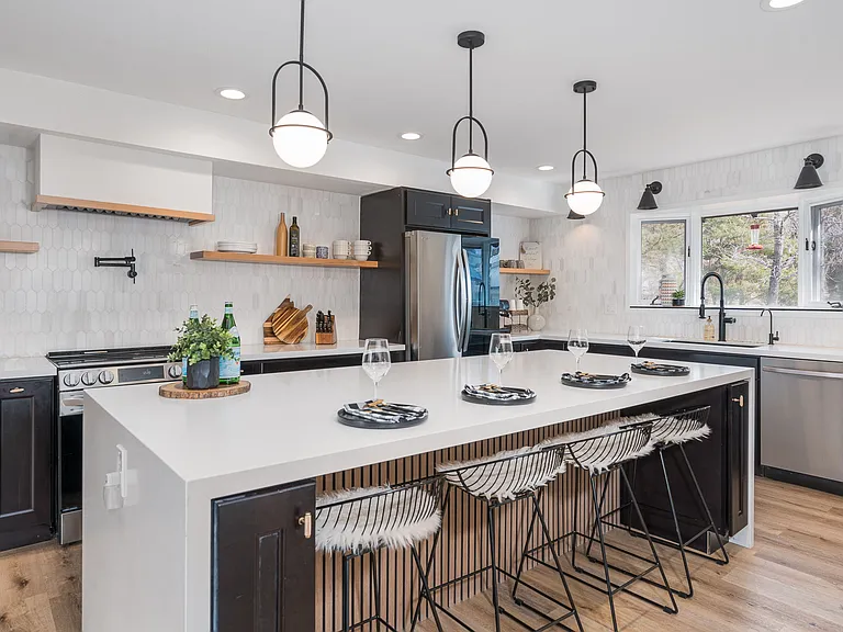 Pembroke Dr — Photo 19