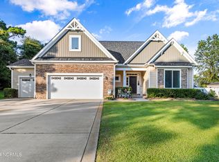 250 Pinnacle Pkwy, Hampstead, NC 28443