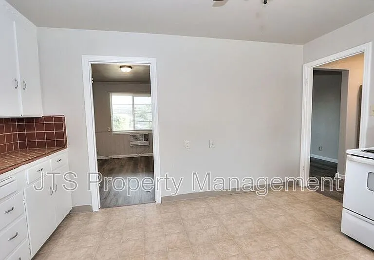 4439 V St #1 — Photo 31